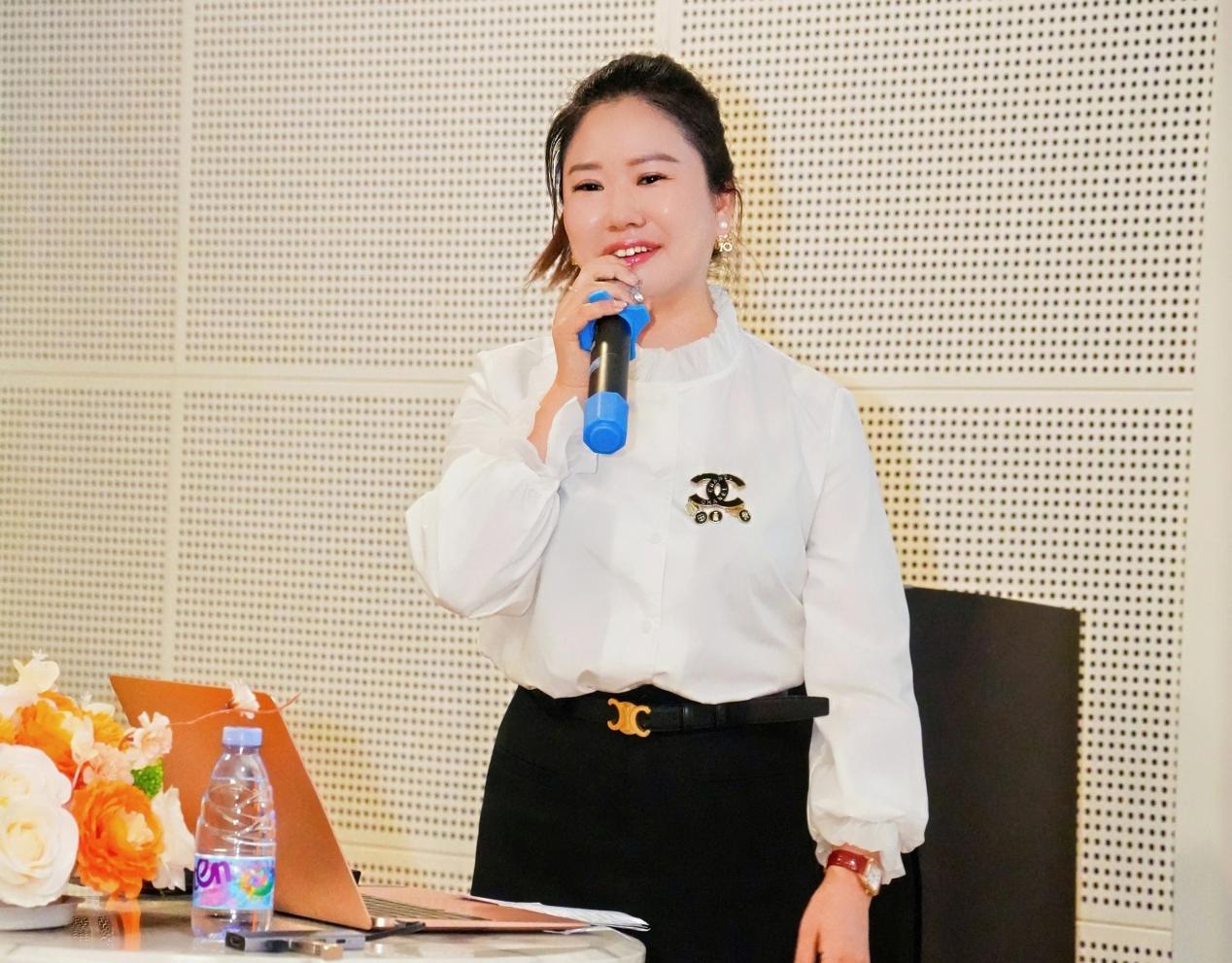 主持人孙晓彤分享成功经验 神鹊健康科技神鹊闯神V5牡蛎肽