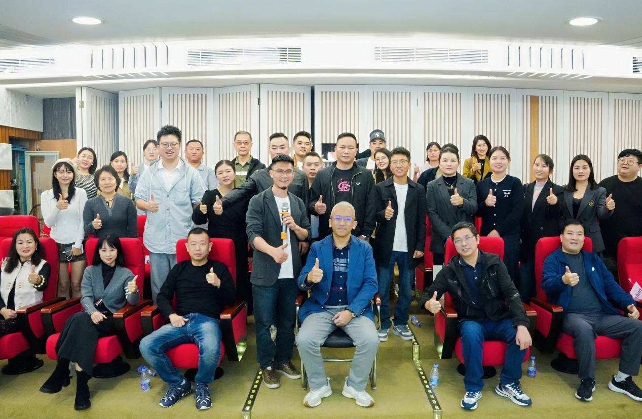 分享会后大合影 神鹊健康科技神鹊闯神V5牡蛎肽