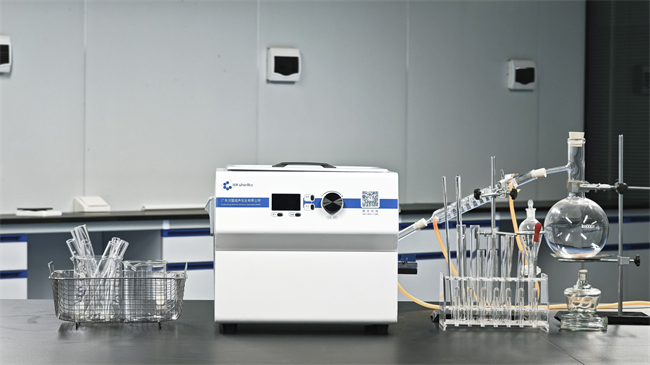 ���������������Գ����Ƽ�Ϊ���ģ����������������·�չ